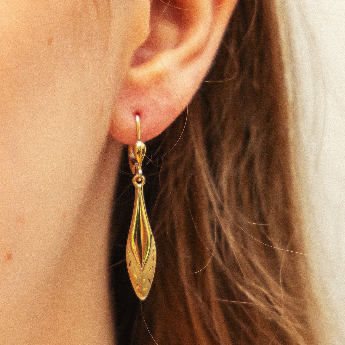 Ohrringe 375 Gold glanz matt diamantiert - Avrum