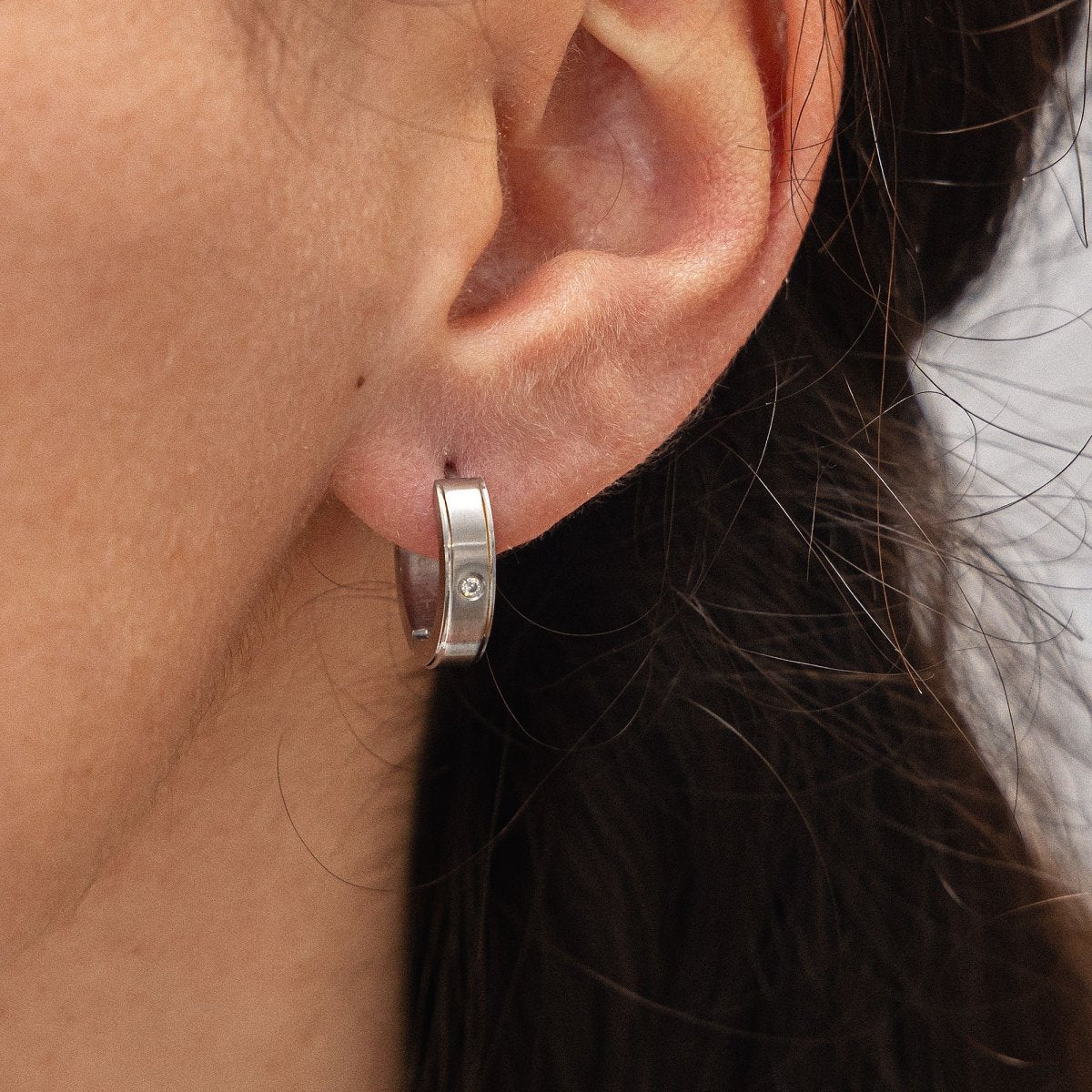 Ohrringe Edelstahl glanz/matt mit weißem Zirkonia - Avrum